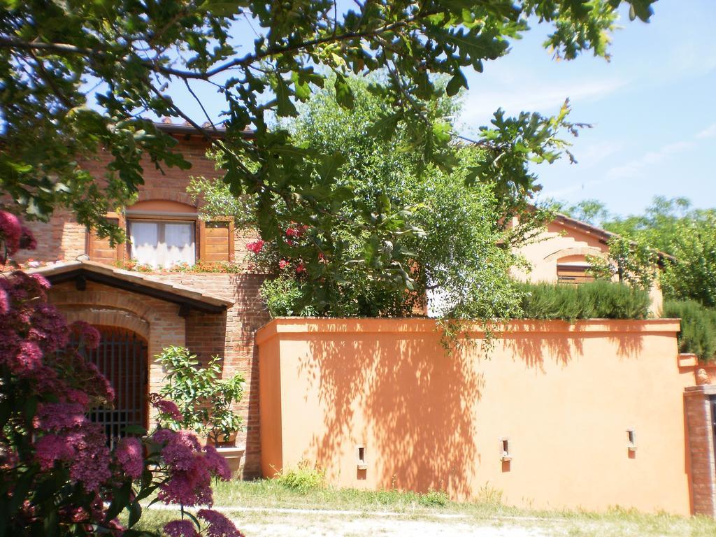 Agriturismo Poggio Al Tesoro Crespina Oda fotoğraf