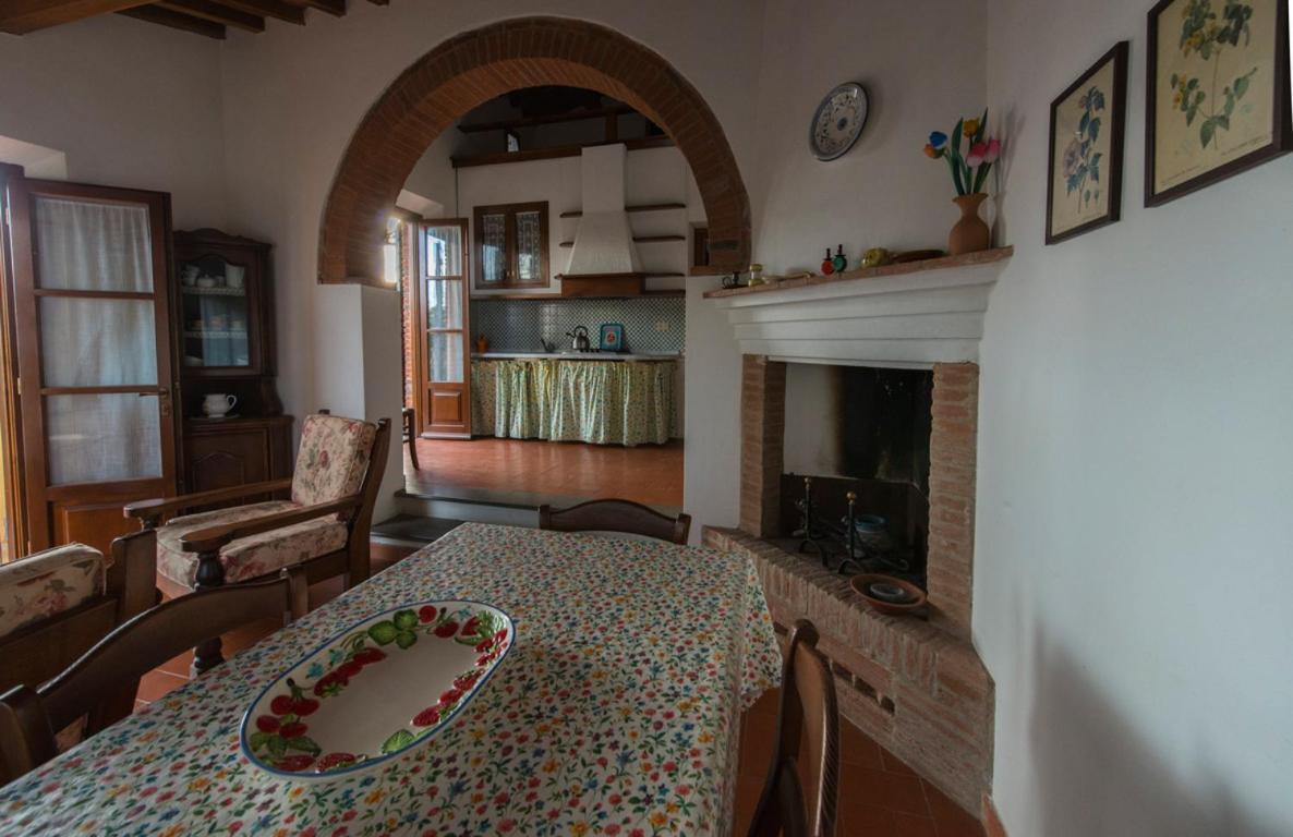Agriturismo Poggio Al Tesoro Crespina Dış mekan fotoğraf